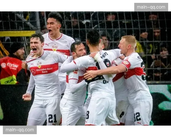 多特蒙德3-2绝杀奥格斯堡，马伦补时阶段完成梅开二度